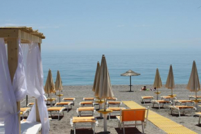  La Terrazza sul Mare  Летойанни